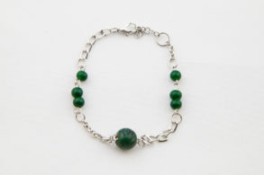 bracelet metal argenté perles vertes