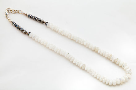 collier indien perle et pierre de lune