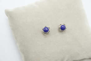 Clous d’oreilles en argent et Lapis-Lazuli