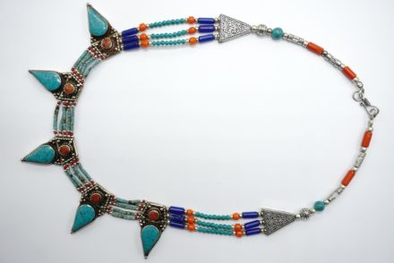 collier tibétain perles argentées
