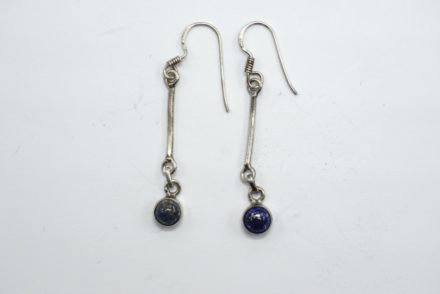 Boucles d'oreilles argentées et pierre lapis-lazuli
