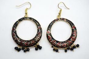 Boucles d’oreilles Meenakari noires et rouges