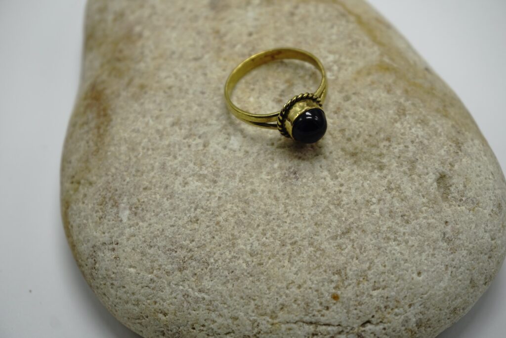 Bague Avec Pierre - Taille 58 - Occasion - Sans Marque