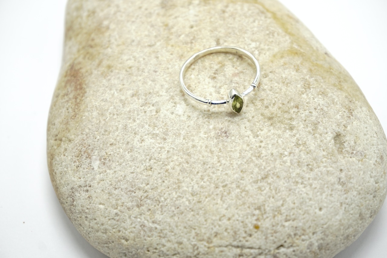 BAGUE PIERRE DE LUNE MONTURE EN ARGENT 925 TAILLE 56 1/2