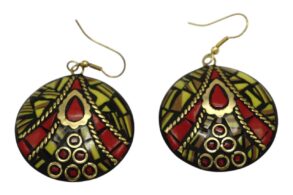 Boucles d’oreille rondes tibétaines en laiton colorées