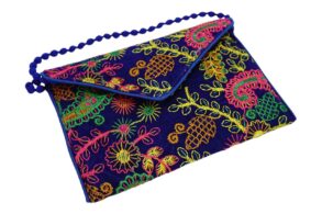 Sac bleu tissus brodés lanière bleue