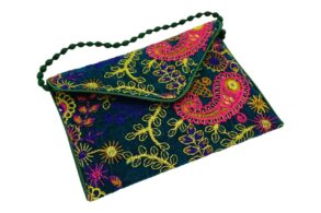 Sac vert tissus brodés lanière verte