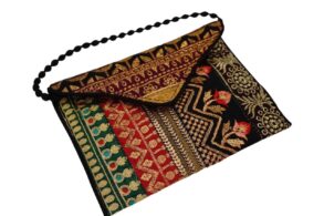 Sac tissus brodés lanière noire