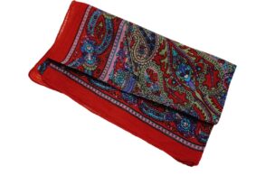 Foulard en 100%soie rouge avec motifs