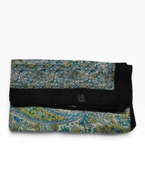 Foulard en 100% soie noir à motifs